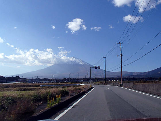 伊豆に泊まって絶景の富士山を望む